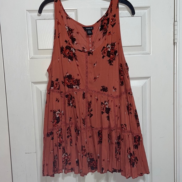 torrid Tops - Adorable Torrid floral tank